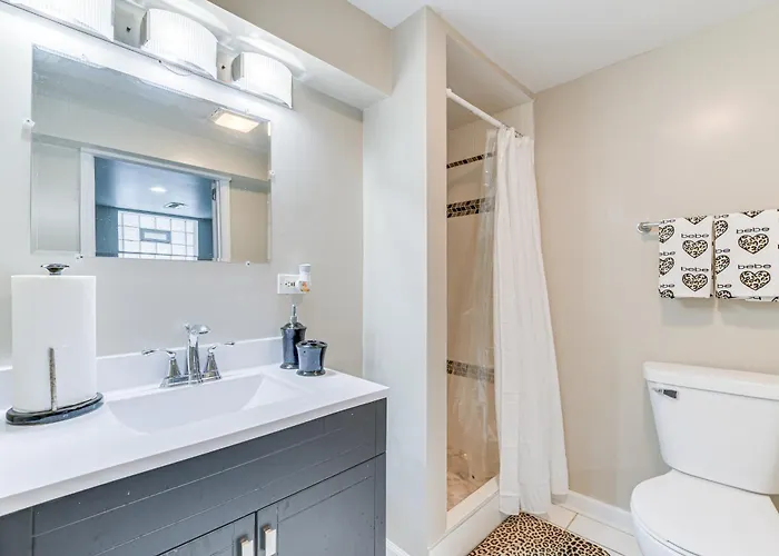 Hébergement de vacances In Quiet Area W/ Fenced-in Backyard *