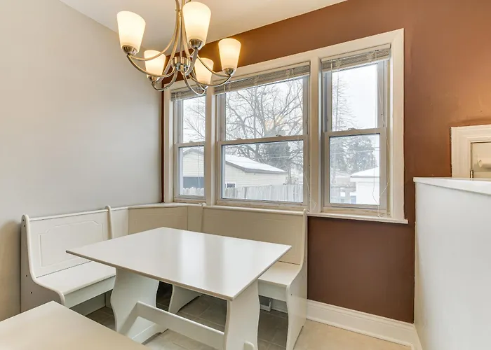 Hébergement de vacances In Quiet Area W/ Fenced-in Backyard Chicago